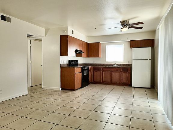 4th image of 1641 W Yucca St #11229-02