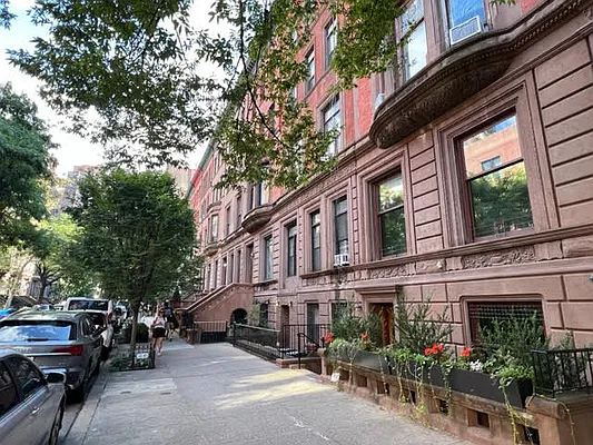 Rented by Compass | media 7