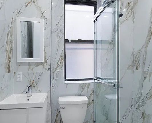 5th image of 128 E 86th St APT 2C