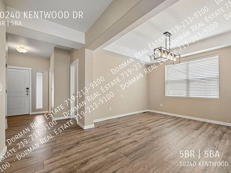 10240 Kentwood Dr — Photo 4