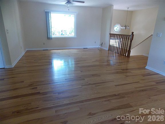 4th image of 4249 Beach Rd