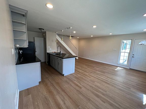 3rd image of 1305 Joplin Dr Unit 3