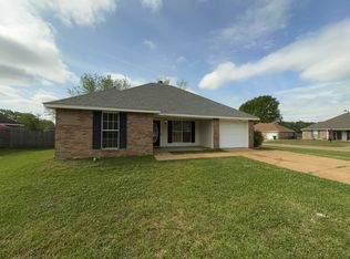 1905 Christine Dr, Jackson, MS 39272