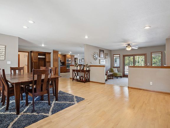 3rd image of 507 Cedar Dr