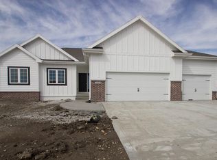 2004 NW Reinhart Dr, Ankeny, IA 50023