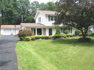 36340 Hedgerow Park Dr, North Ridgeville, OH 44039