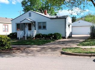 516 E Bond St, Salina, KS 67401