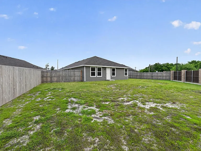 102 Goel St — Photo 17