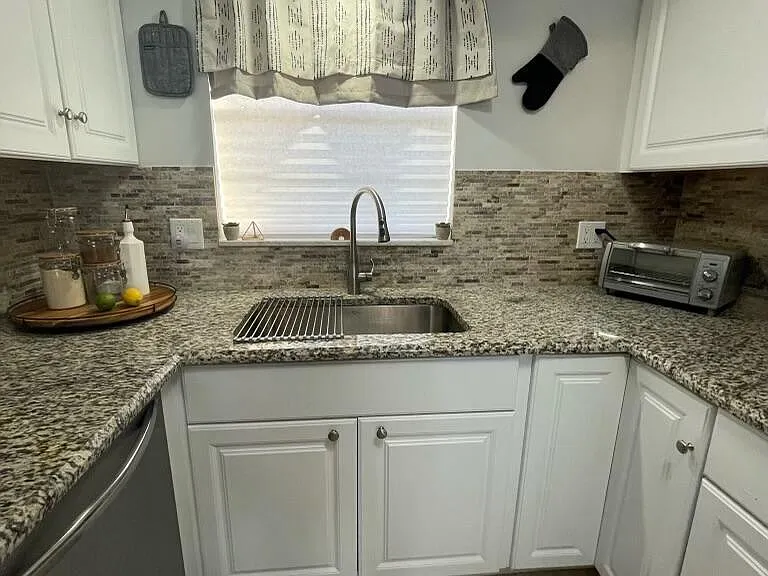 410 Wilma Cir #103 — Photo 9