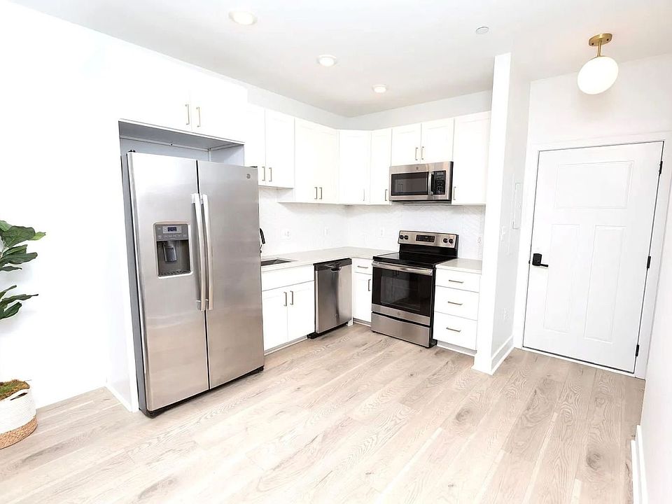 1st image of 1702 Light St #302