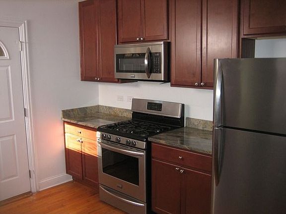 2nd image of 2605 W Rosemont Ave APT 3