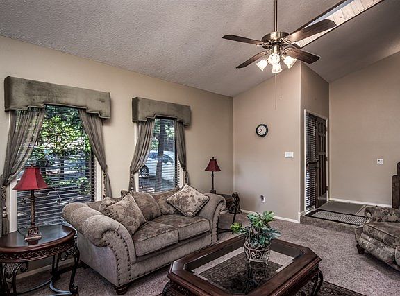 4th image of 114 Woodbrier Ct