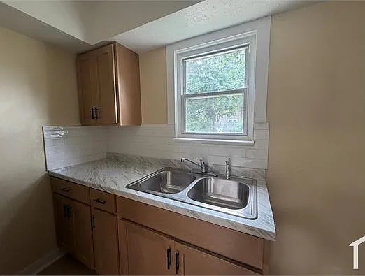16222 Lotus Dr — Photo 8