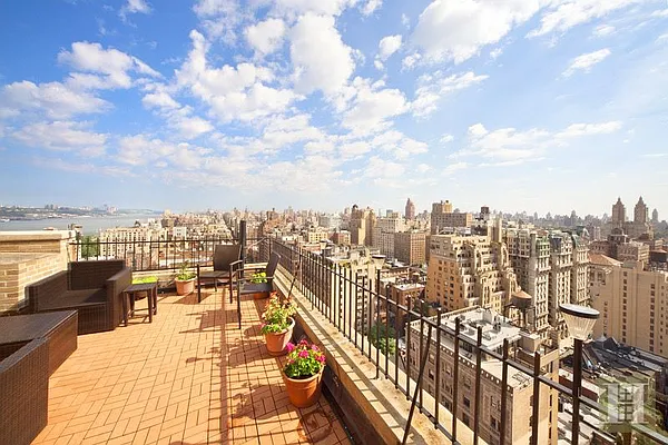 Sold by Halstead Real Estate | media 10