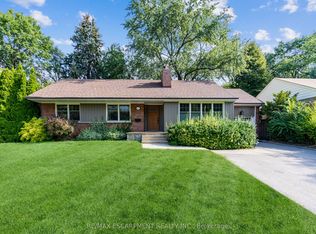 1497 Park Royale Blvd, Mississauga, ON L5E2Y8