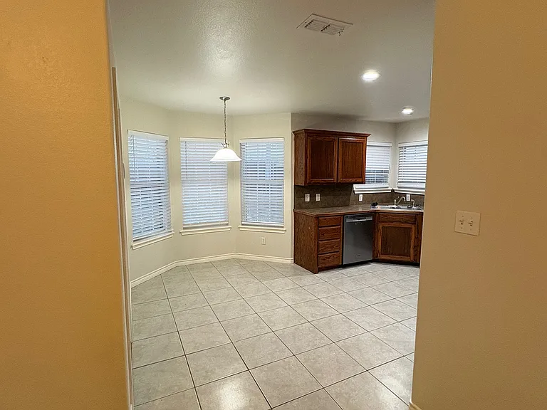5417 Yellow Brick Rd — Photo 3