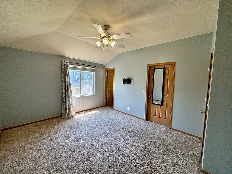 11601 Monroe St — Photo 6