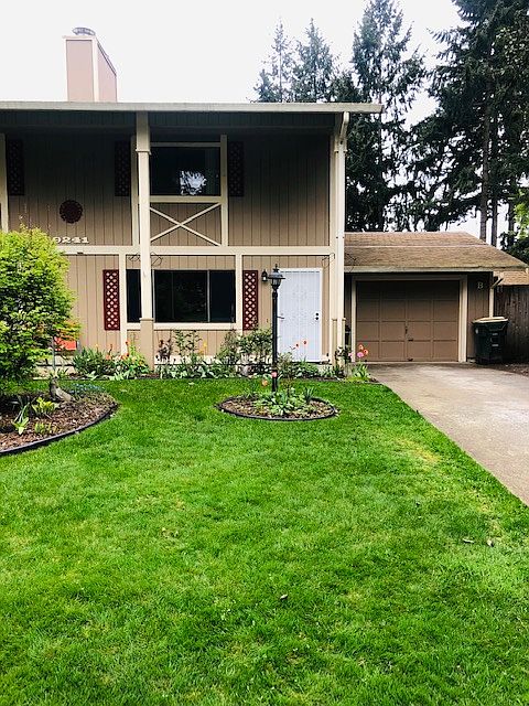 1st image of 9241 Quinault Dr NE #B
