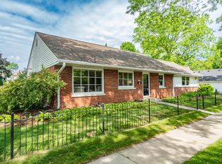 5201 N Kimbark Pl, Whitefish Bay, WI 53217