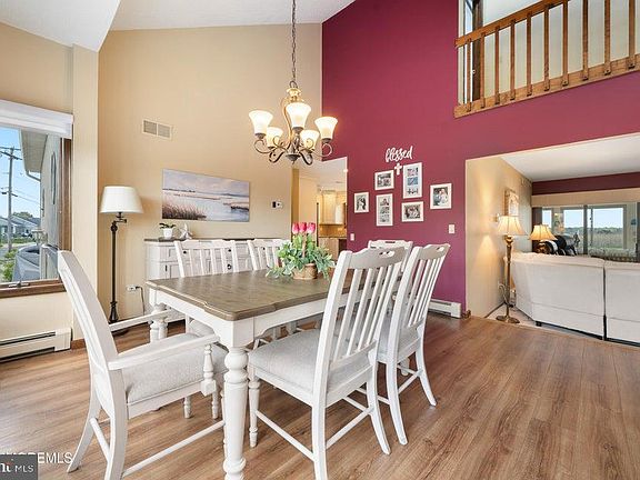 5th image of 1026 Montauk Dr