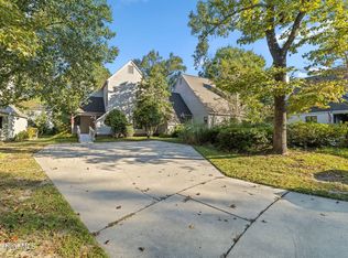 305 Saint Annes Moor Ct, Wilmington, NC 28412