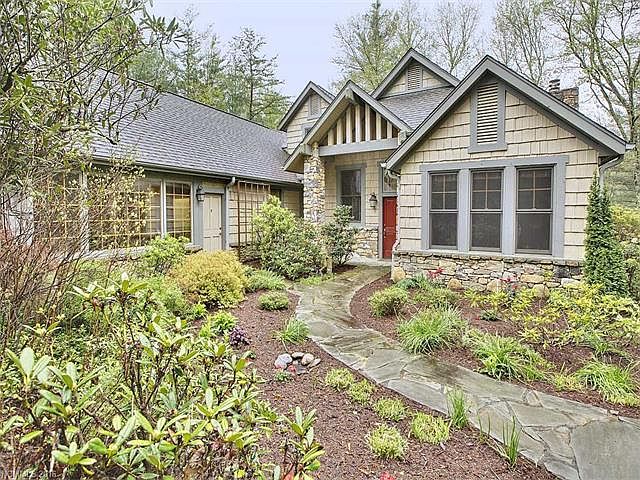 1st image of 215 Shadybrook Trl