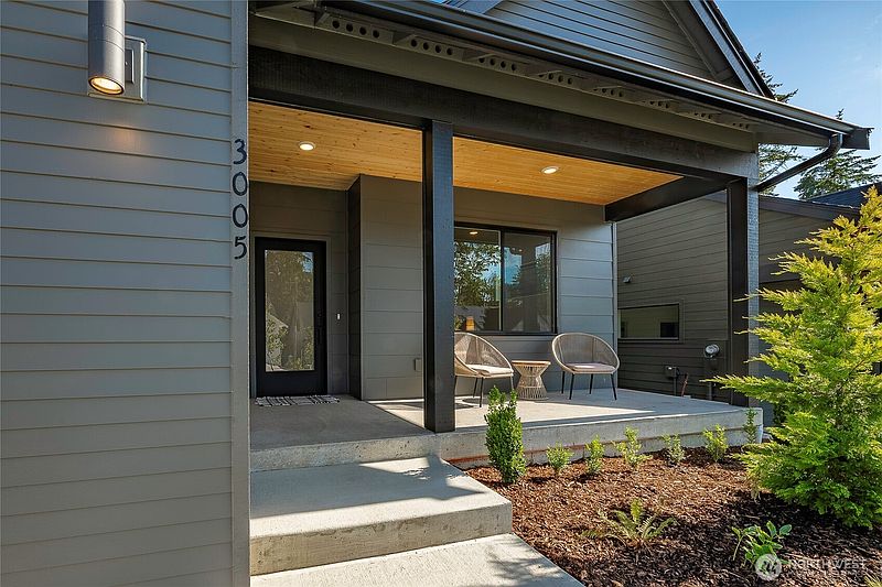 3rd image of 3005 Cedar View Way