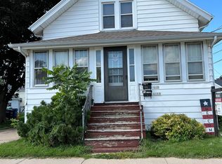 608 W 8th Ave, Oshkosh, WI 54902