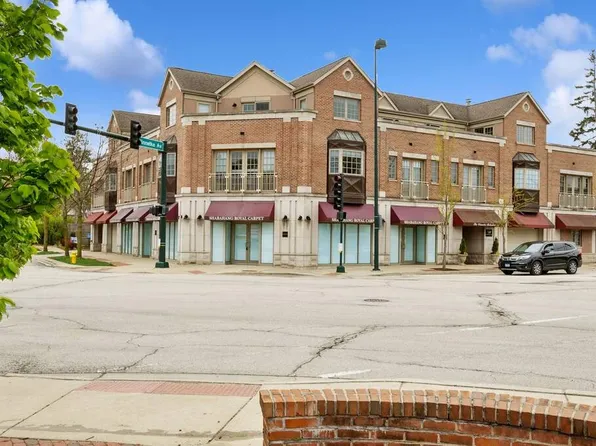 518 Winnetka Rd #301, Winnetka, IL 60093