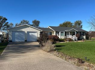 121 Turkey Rd, Fruitland, IA 52749