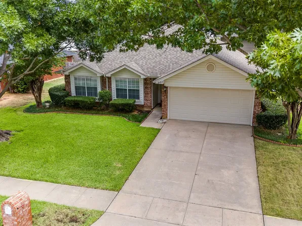 2157 Crockett Dr, Corinth, TX 76210