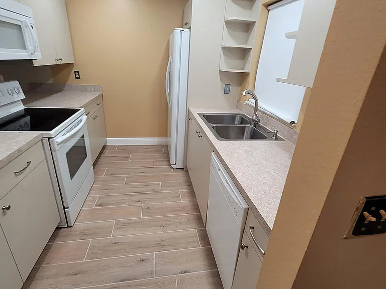 4606 Mercado Dr — Photo 6