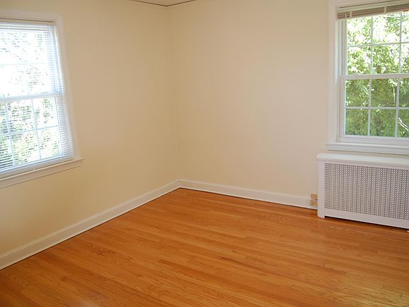 5th image of 4923 Hanford St APT 1L