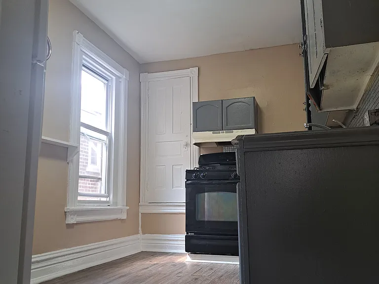 906 1/2 N 7th St #2 — Photo 1