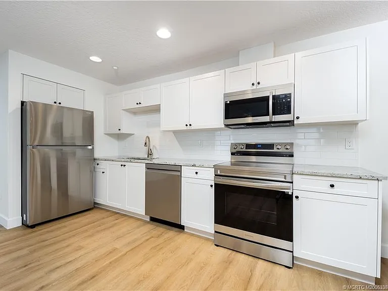 3375 SW Mapp Rd #204 — Photo 1