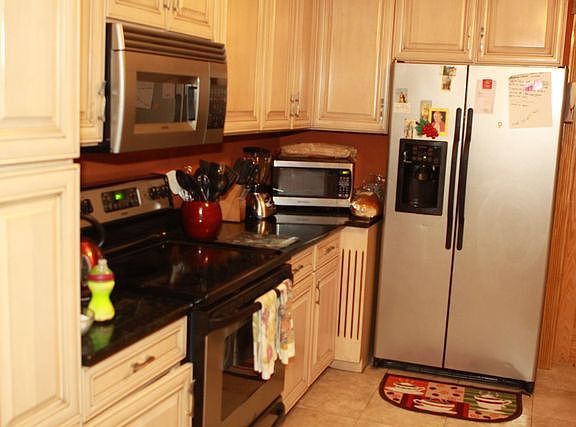 2nd image of 10611 Green Valley Dr