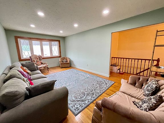 3rd image of 2938 Wilson Ave Floor 2
