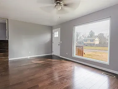 3 bed, 1632 sqft, $2,400 — Photo 3