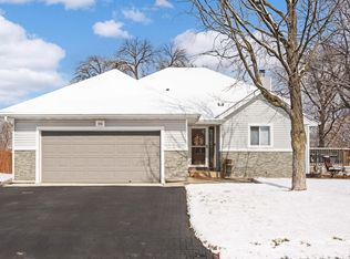 96 Cascade Cir, Chanhassen, MN 55317