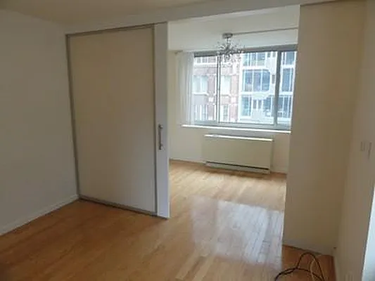 Rented by Bank Neary | media 12