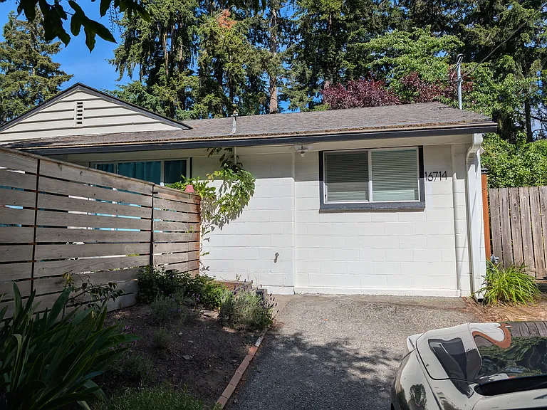 16714 Fremont Ave N — Photo 1