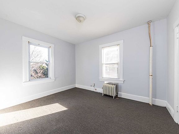 3rd image of 35 Hendrickson Ave