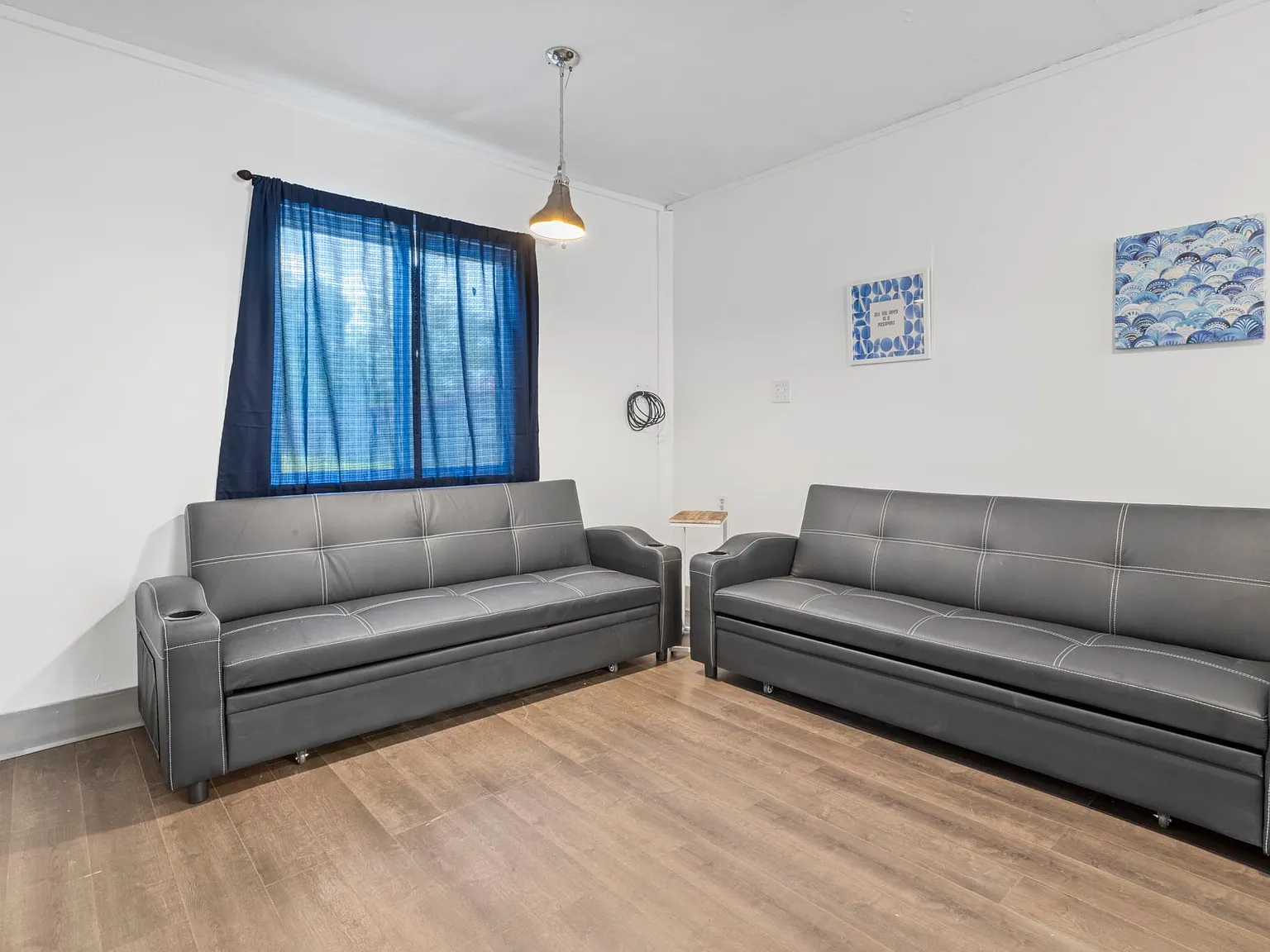 5 bed, 1988 sqft, $2,200 — Photo 3