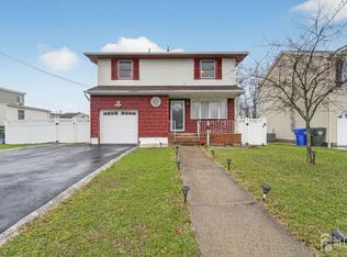 14 Carteret St, Port Reading, NJ 07064