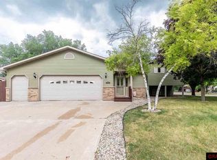 105 Creative Ct, Mankato, MN 56001