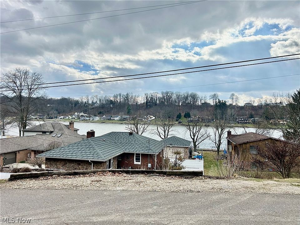 2nd image of 41 Shoshone Trl