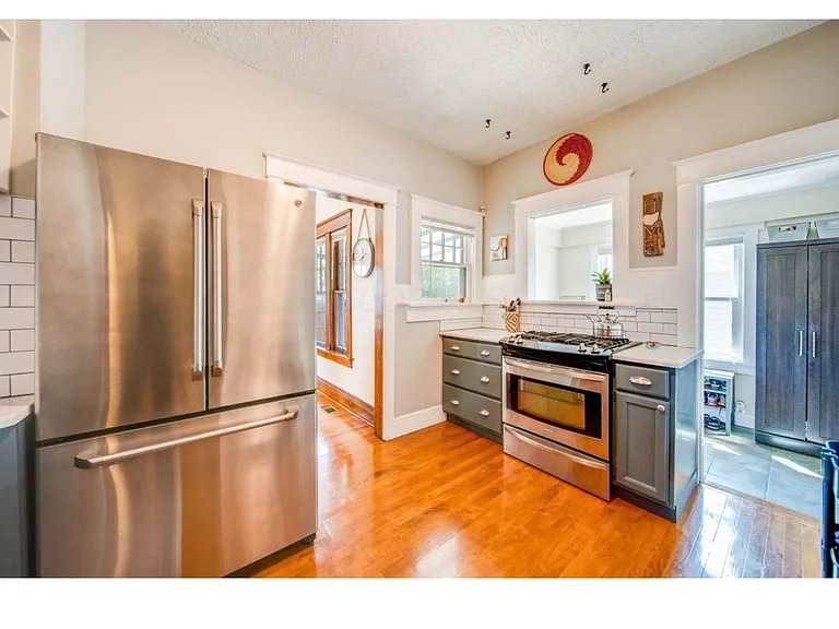 299 E Woodrow Ave — Photo 14