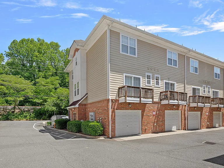 2632 Weddington Ave — Photo 31
