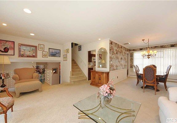 5th image of 26 Edison Dr