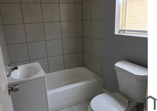 4th image of 2711 Avenue K #9